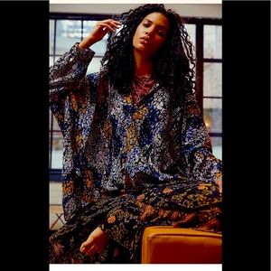 Free People Tuck Up Tuck In NWT Black Motif Sz L